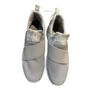 All in Motion Women's Athletic Running Shoes
Size: 8, NWOT